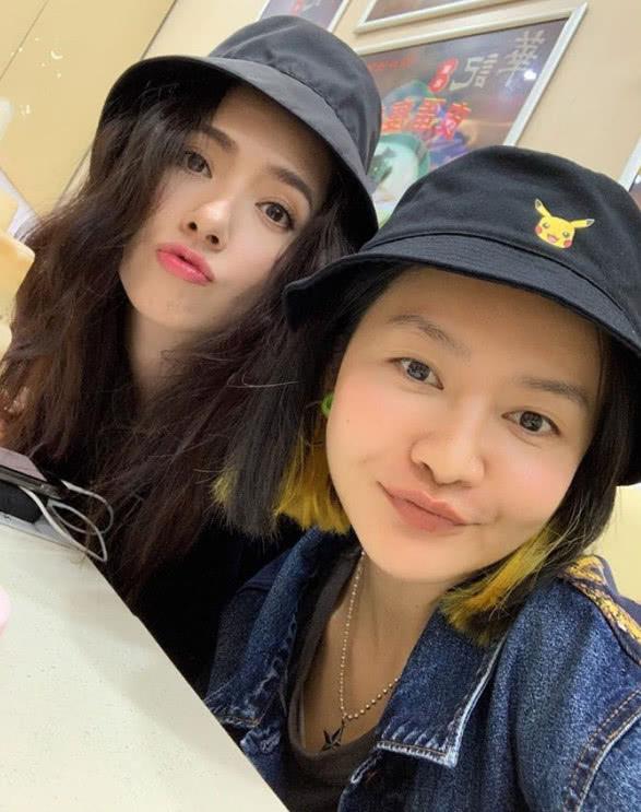 郭碧婷和素人闺蜜合影意外被对方抢镜粉丝这女生太有心机