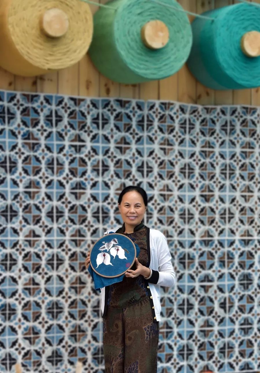 代表风采 | 石丽平:苗绣花开致富路_松桃