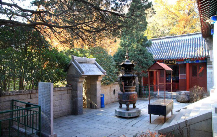 山东这座山被誉为海上第一名山,是我国一万八千公里海岸线最高峰_崂山