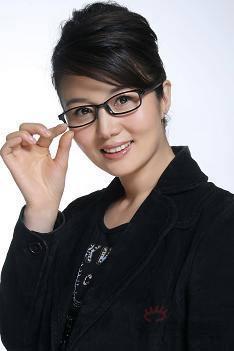 2012年主演电视剧《桐柏英雄》 .2013年在出演现代都市剧《青果巷》 .