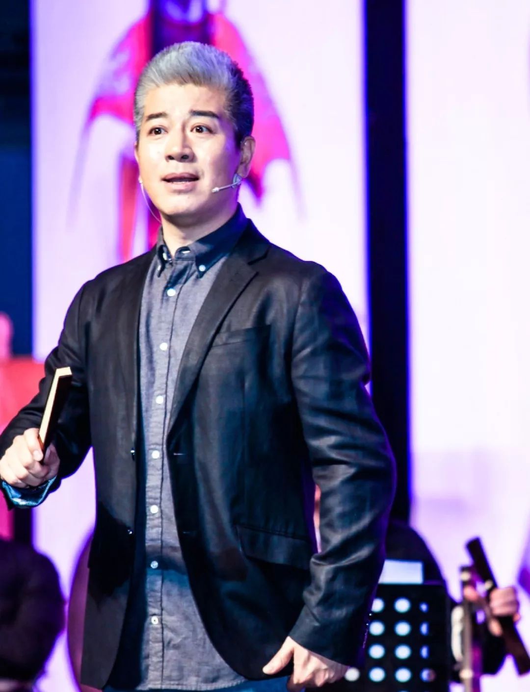 王振义国家一级演员,第十六届梅花奖获得者.