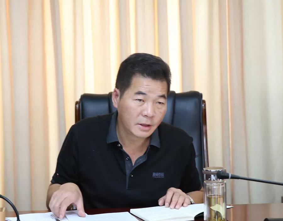 段兴寿,陈玉华,李茜,郑治刚四名同志围绕学习主题,结合自身工作实际作