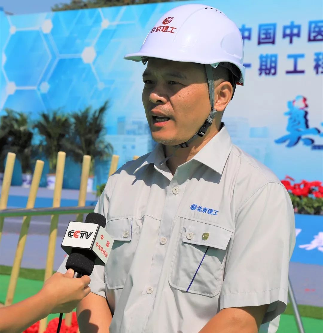 六建公司党委副书记,总经理陈连义黄璐琦接受中央电视台记者采访樊军