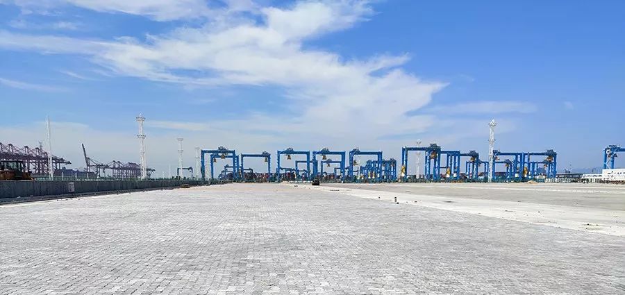 梅山港区集装箱码头二期工程7号堆场顺利完工