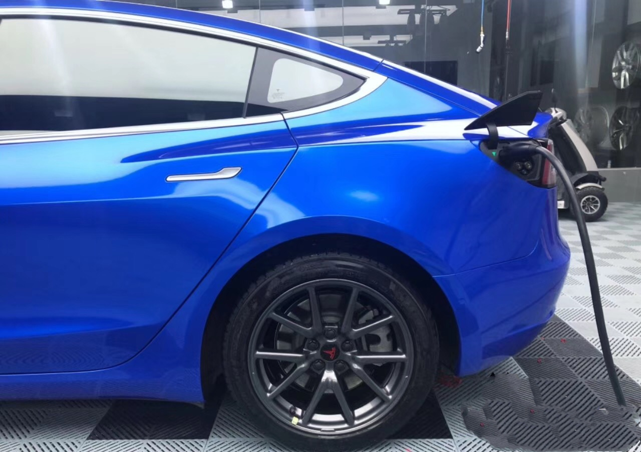 一道蓝色的闪电 特斯拉model 3才是路上最亮的那一个_搜狐汽车_搜狐网