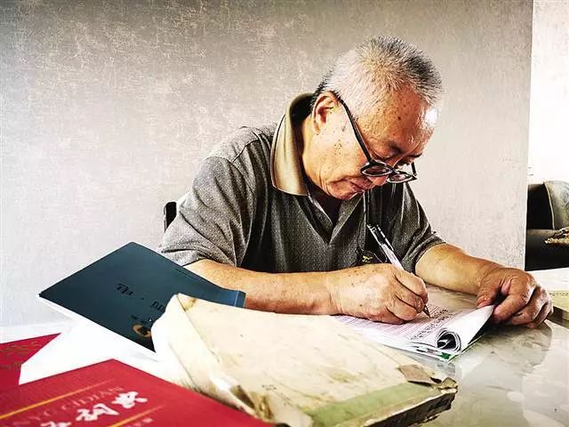 电影《东溪突击》出品人,编剧胡学忠綦江是中央红军长征途中在重庆的