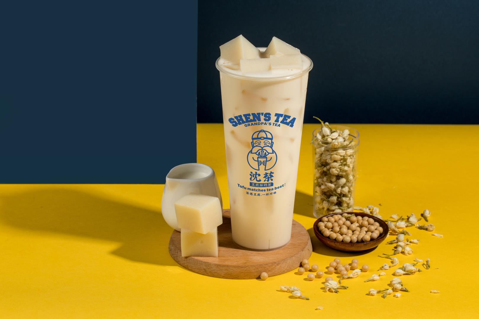 就打造出自己的特色武器——主打喝不胖的"豆腐鲜奶茶"