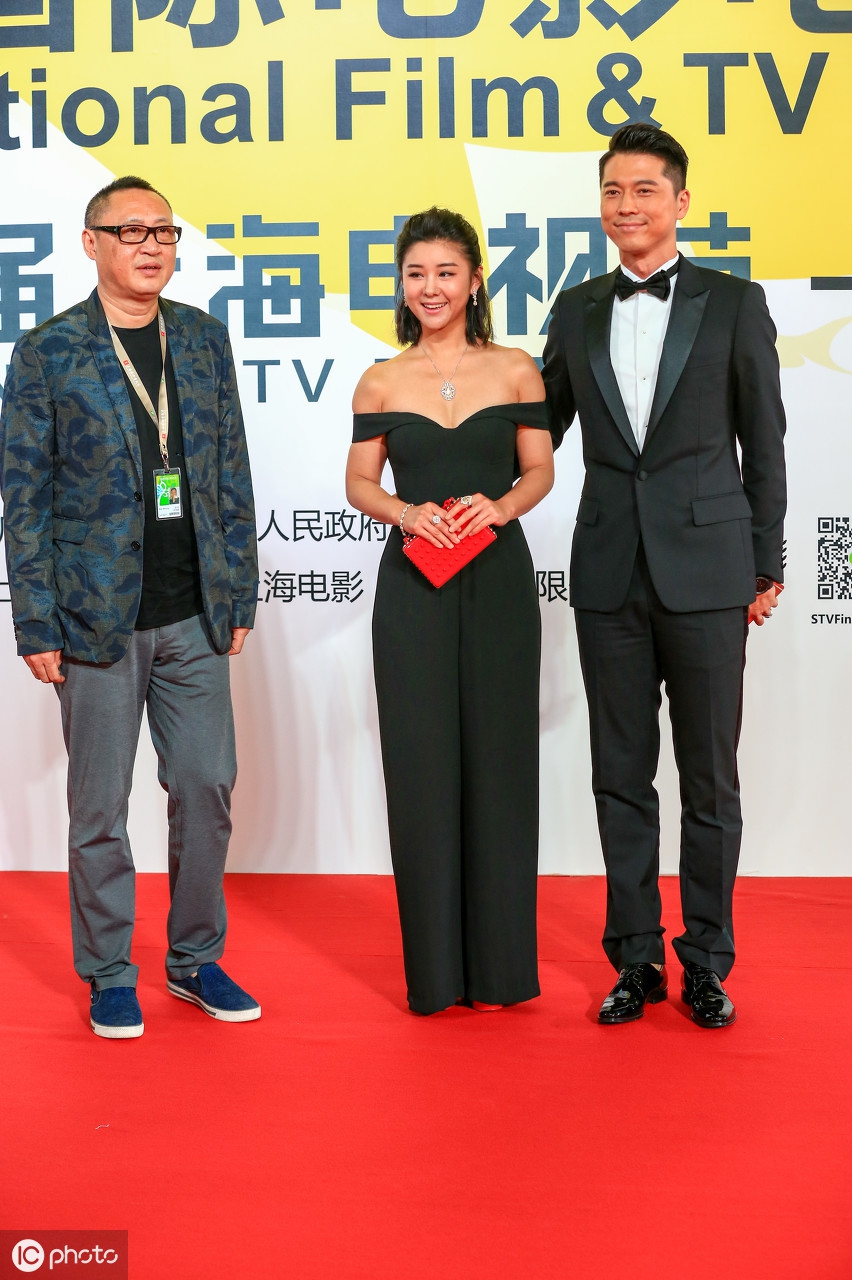 娇俏可人的李小萌,老公王雷好福气