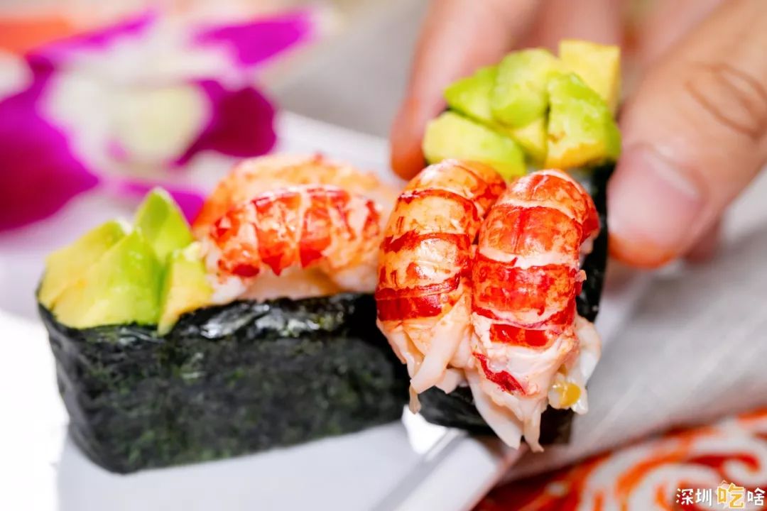 深圳惊现小龙虾寿司还有臭臭寿司和半价一起来了