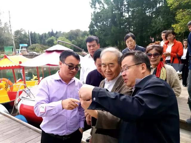 中国工程院院士刘旭参观考察长白山国际狩猎度假区8月28日,第二届东北