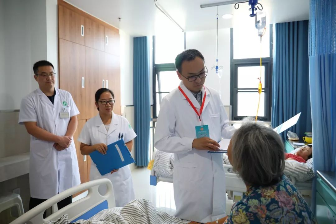 红会送医再出发我院志愿者服务队第四次前往郸城县中医院开展义诊帮扶