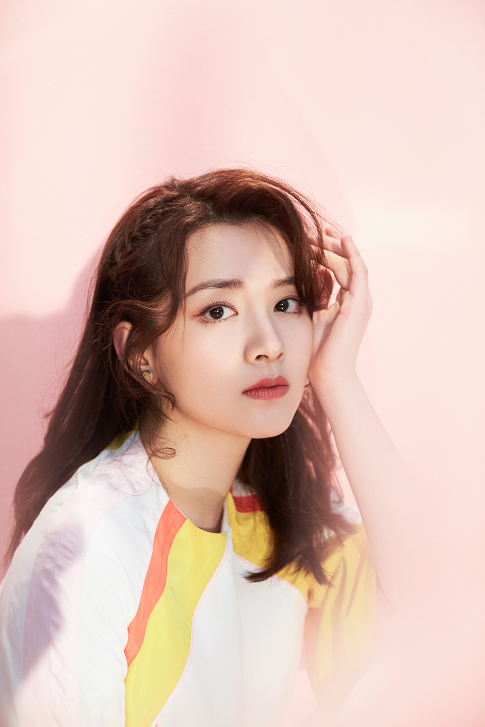 女艺人陈昊宇甜美少女范氧气性感写真