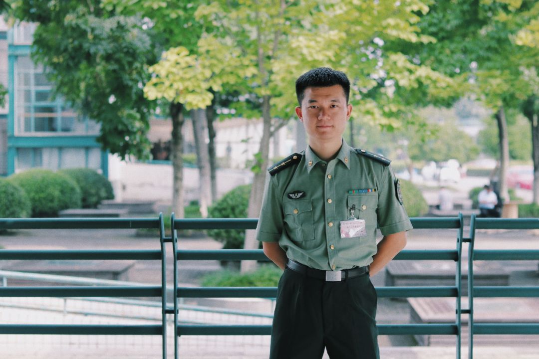 军训人物我们的副连长最严格也最温柔