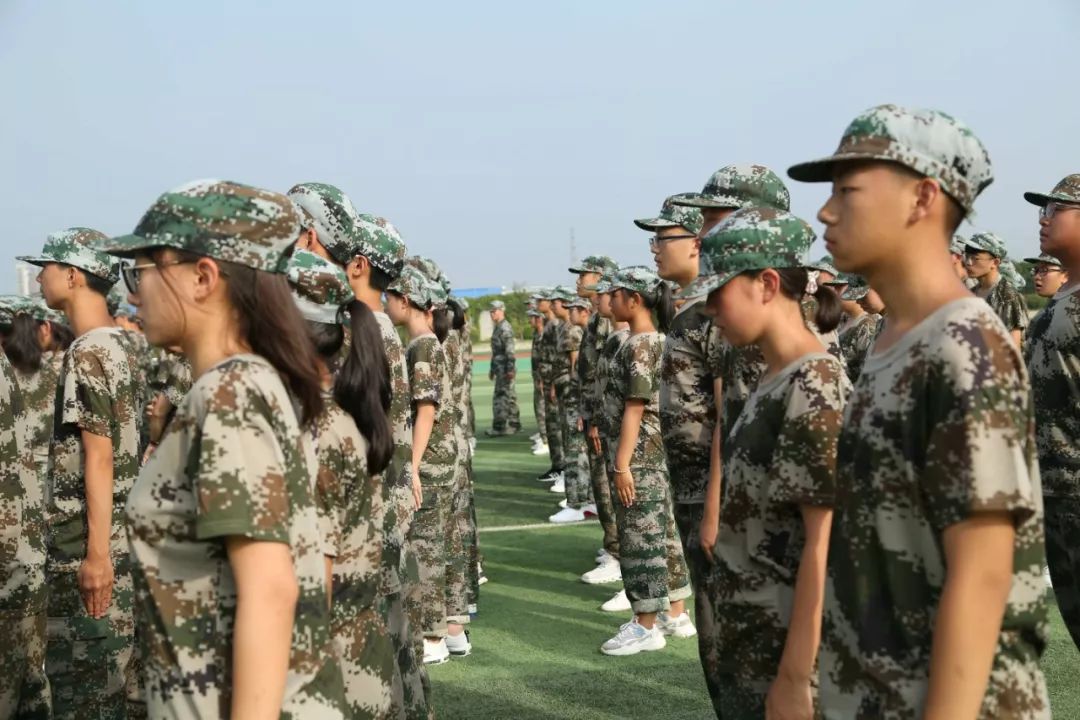 运城国际学校:举行2019级高一新生军训大会
