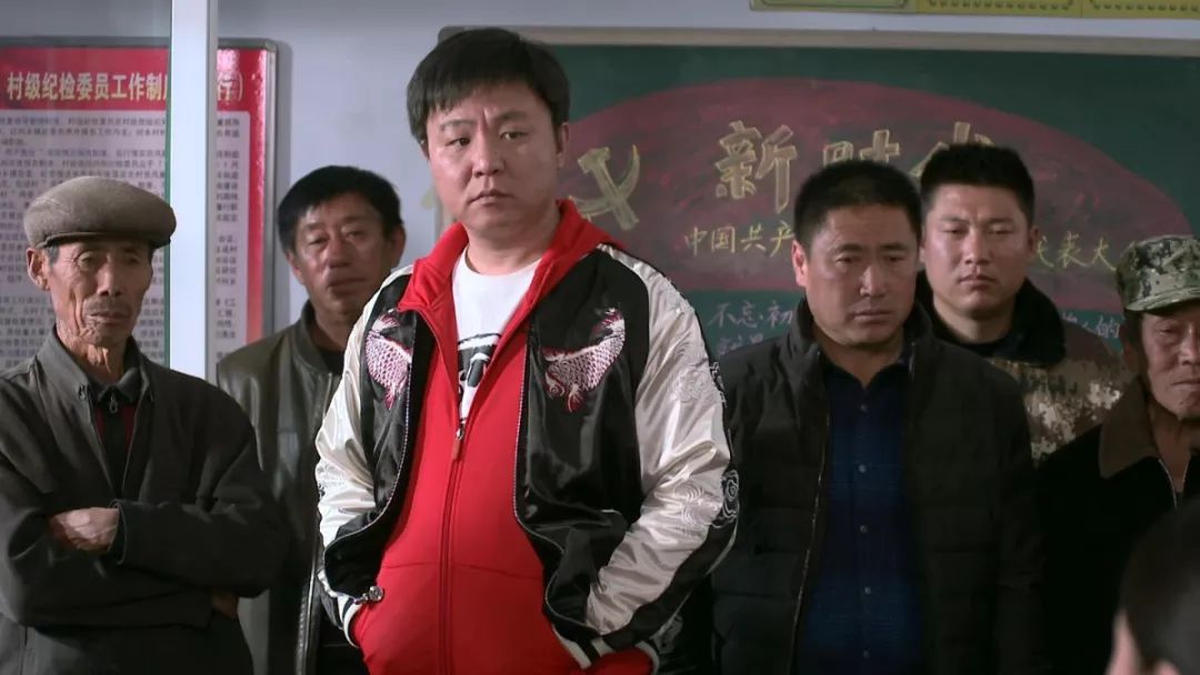 宇(隆化县文化馆职工)饰张 海/朱宏达(隆化法院法警队法警)饰卢文华