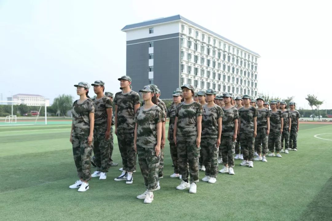 运城国际学校:举行2019级高一新生军训大会