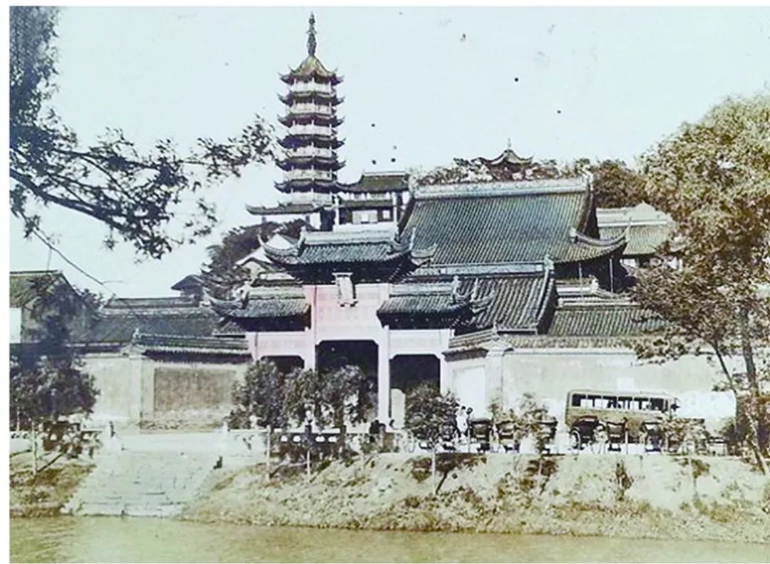 清末金山寺老照片微信制作|云旦罗布监制校对|满满,dulh图片内容来源