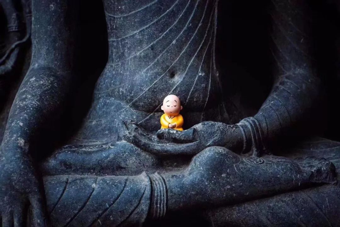 想要真自在,要学会放下成见