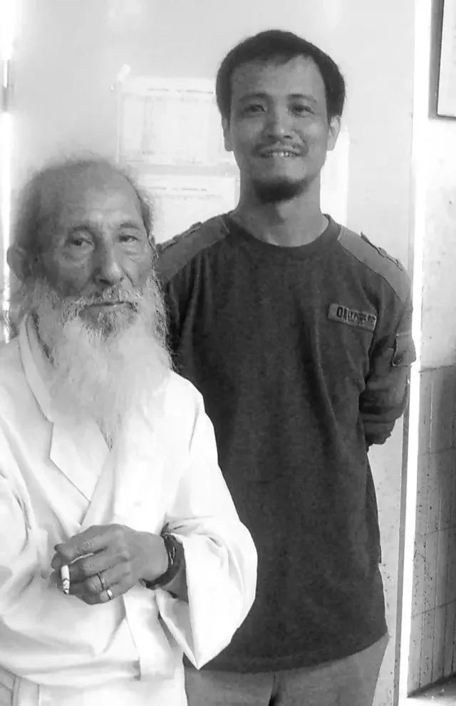 百岁做裸模!同居90后女友!他还曾援过朝,拾过荒,中过毒_李继胜