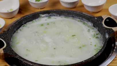 火遍小红书的「粥底火锅」来万隆城了,连续10天全场8折等你来涮