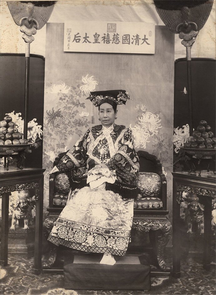 走进紫禁城:故宫皇宫中珍藏的罕见老照片