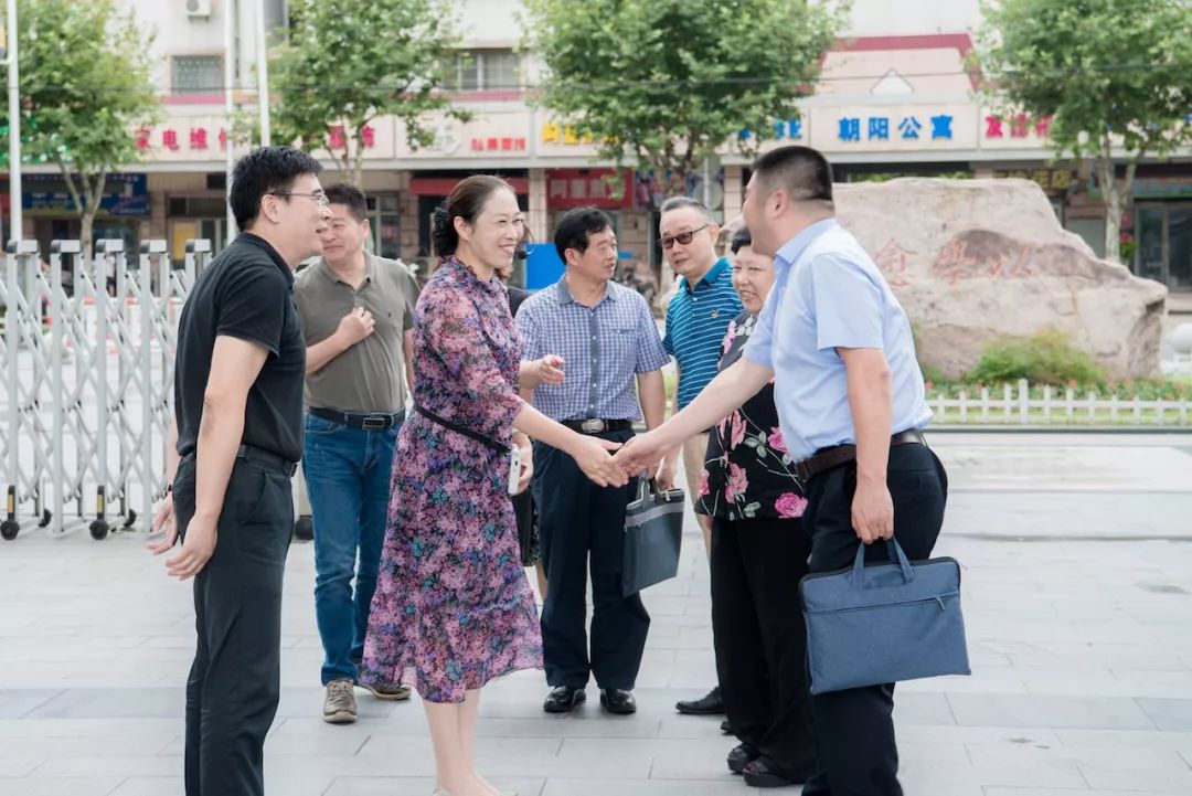 通州实小廉洁清风沐校园大美蕊春润童心通州实小接受