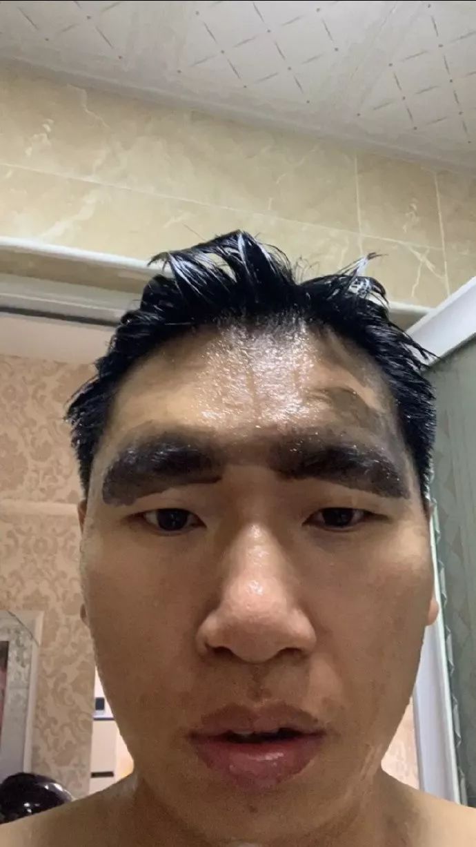 这个小广告让我迷惑了_眉毛