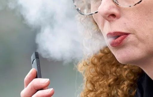 美国官方警告民众勿用私售电子烟,正调查215例相关严重肺病