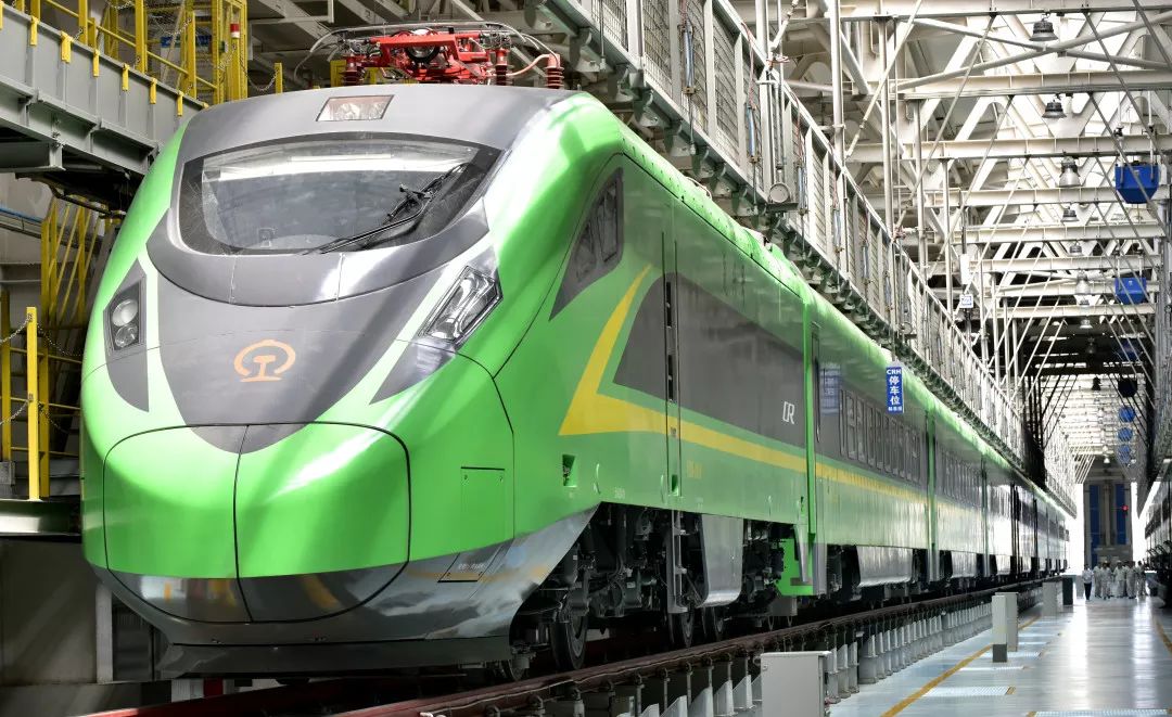 绿巨人9月6日开进伊宁全程最快不到5个小时复兴号