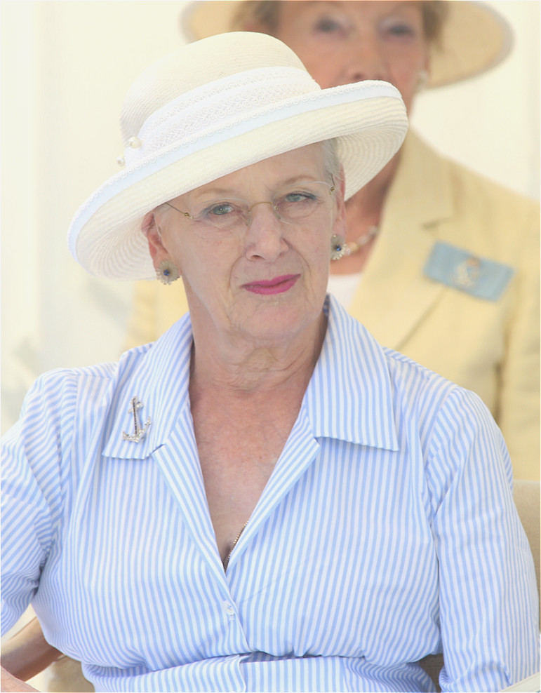 (丹麦女王玛格丽特二世)(中国驻丹麦大使冯铁)此次活动是为了纪念辛德