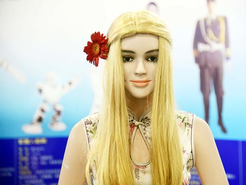 8月31日,一款仿真人的美女机器人亮相2019中国(沈阳)国际机器人展览会