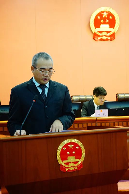 唐颖主持会议,市人大常委会副主任冯煜荣,林凯及秘书长黄超出席会议