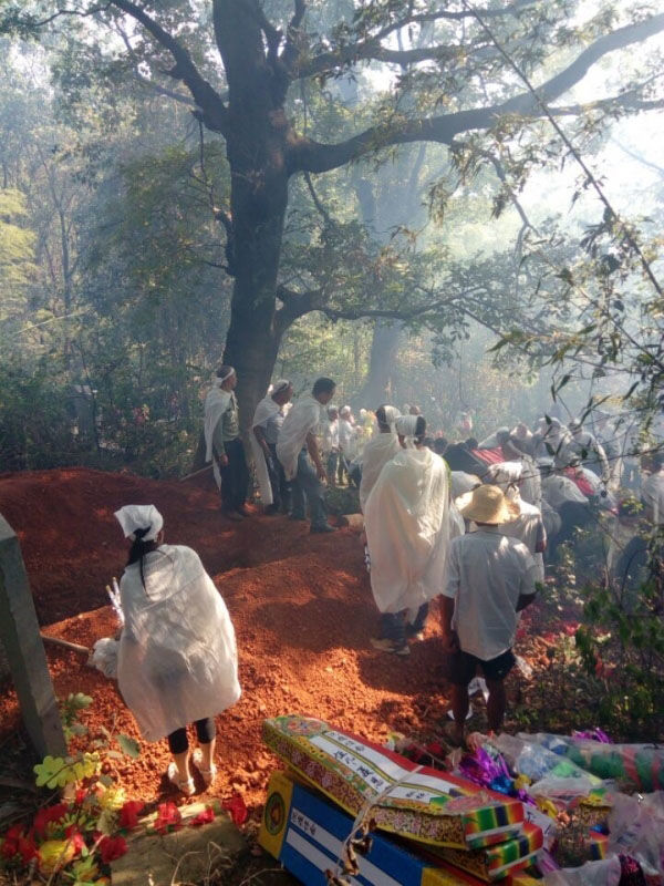 郎木寺天丧葬血腥图片图片