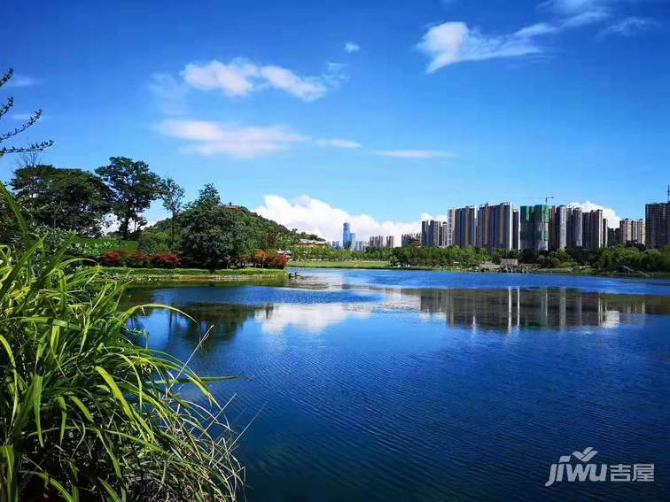 景融·南湖里,依山而建临湖而居,移步换景间享淡雅生活