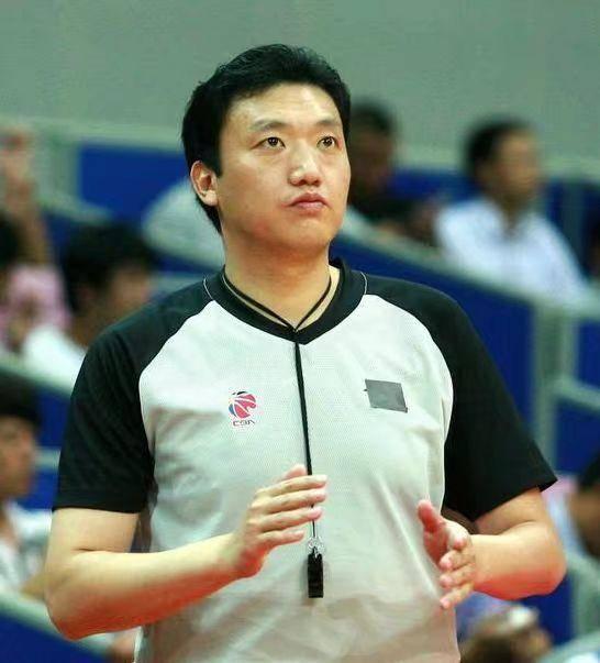 中国裁判吹掉男篮潜在对手?回顾叶楠最后争议判罚