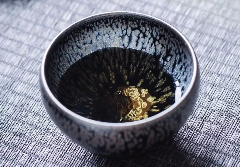 宋室御瓷,日本国宝,7天养出盏中彩虹!