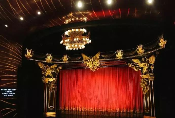 看《玛蒂尔达》音乐剧,坐在哪里才能解锁剧场惊喜?