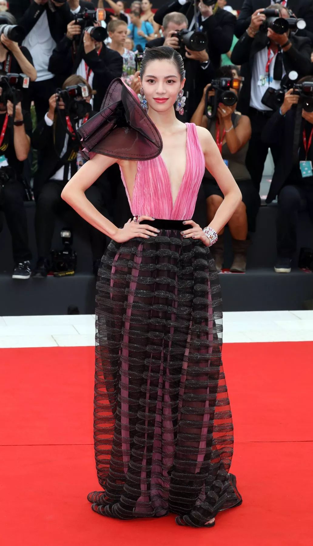 原创第76届威尼斯电影节明星红毯造型解析看看你最喜欢哪款