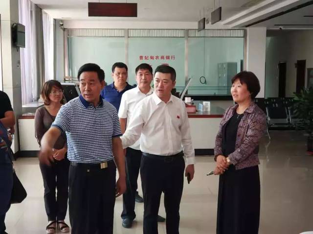8月31日,区委副书记杨靖山,区委常委,宣传部长李健侠深入汽车客运站