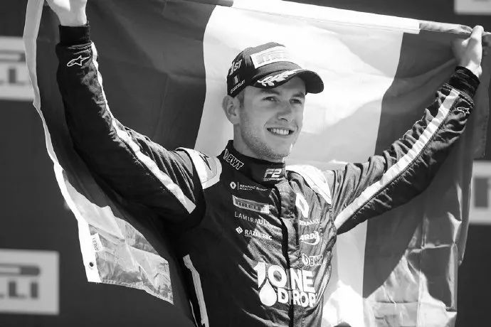 f2赛场传出噩耗,法国车手撞车后去世,年仅22岁……_hubert