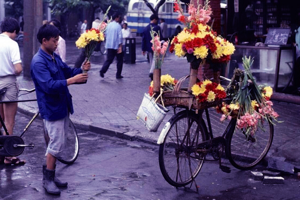 鏡頭下:80年代的懷舊老照片,你能尋找出絲絲的回憶嗎?