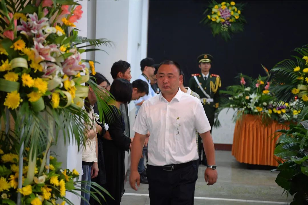 英雄龙家利一路走好手机里的这些信息多希望能得到你的回复