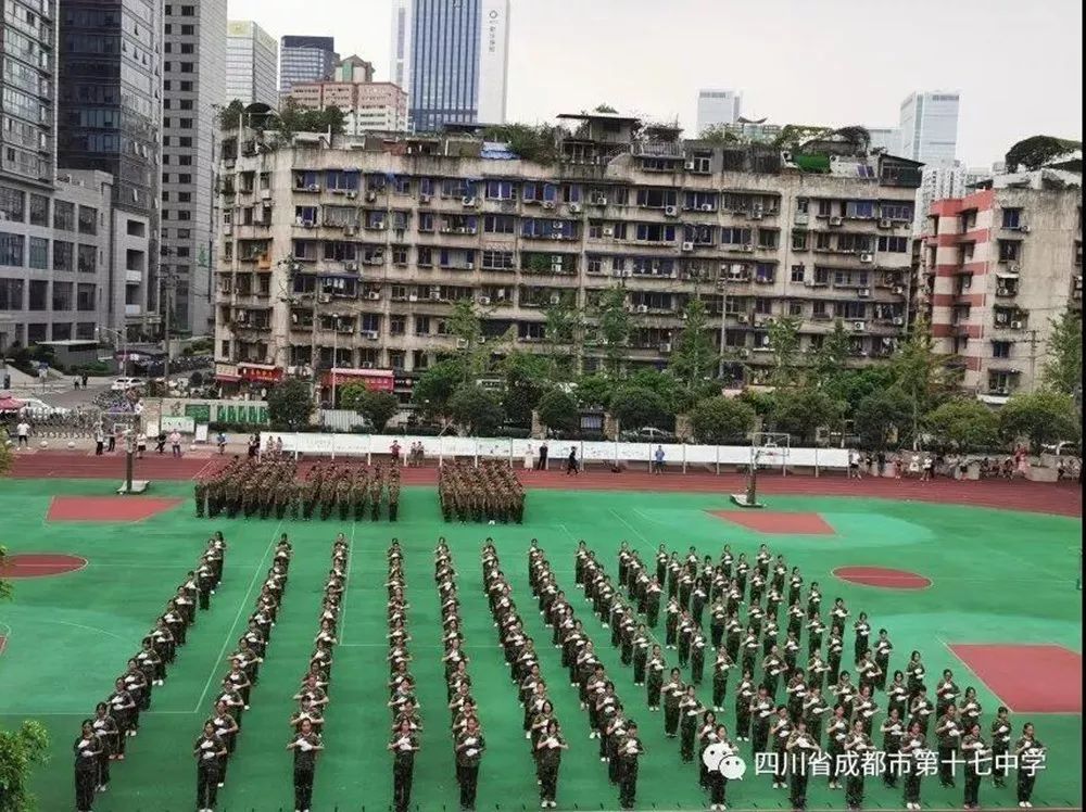 春風十里不如軍訓場上英姿挺拔的你成都綿陽42所學校軍訓大檢閱