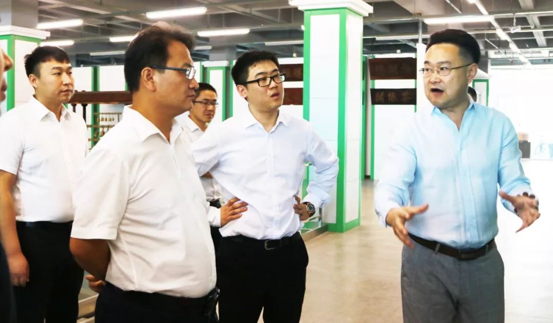 六枝特区政府党委副书记,区长方裕谦等一行领导莅临环嘉集团参观考察