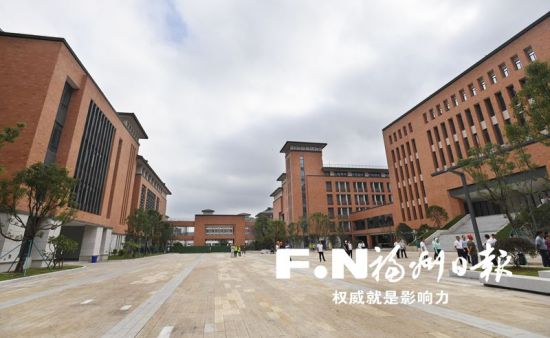 福州滨海新城学校图片