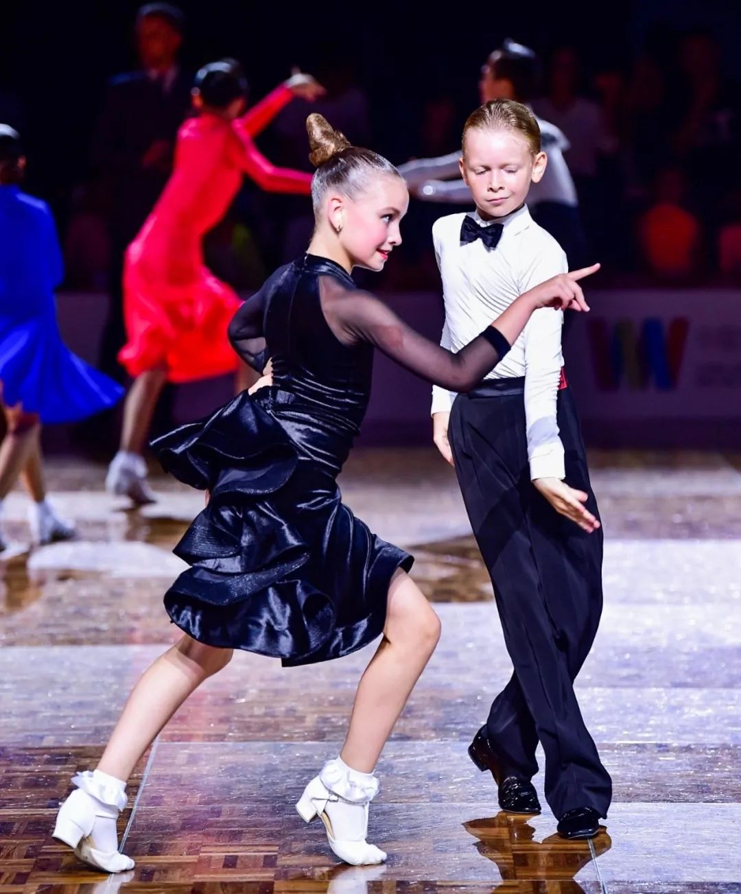 如果你有了孩子一定要ta学国标舞