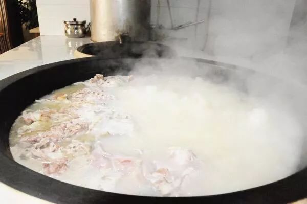 山东哪里的羊肉汤最好喝是白汤的单县还是清汤的莒县