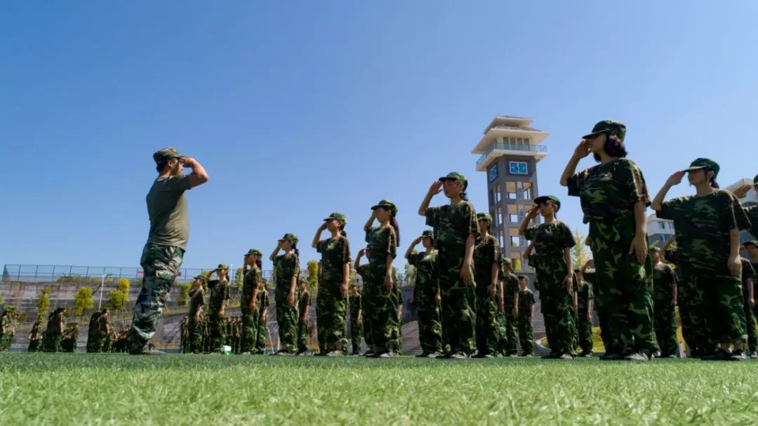 新学期新起点新跨越恩阳中学高2019级军训掠影