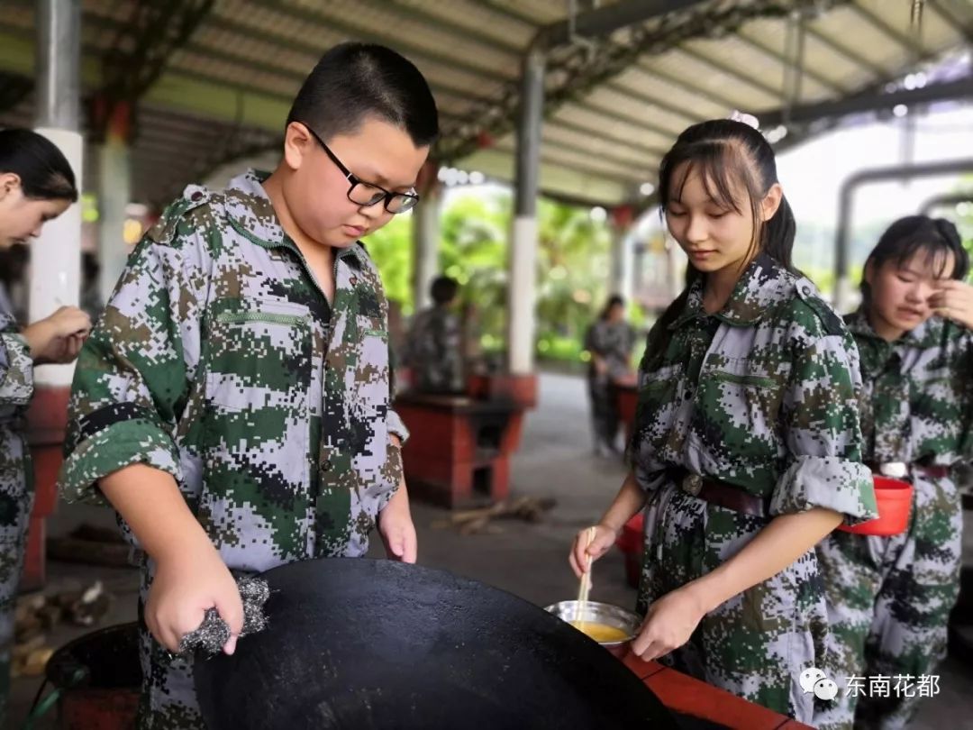 龙文中学七年级军训暨研学实践活动
