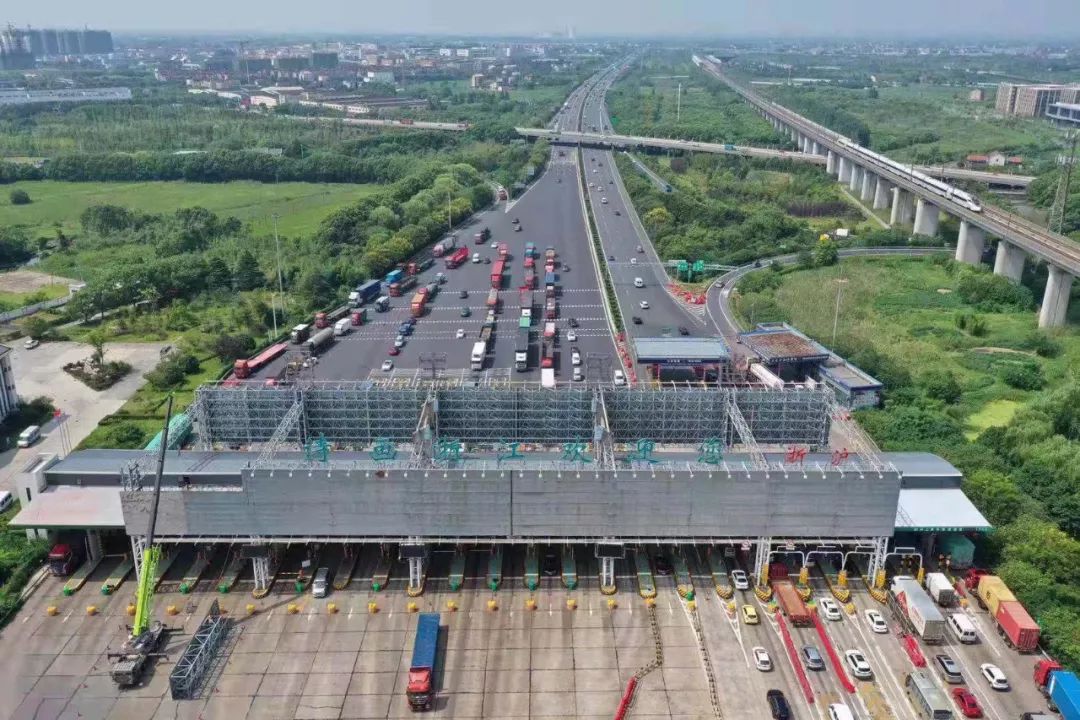 沪杭高速浙沪主线收费站正式动工拆除_沪杭高速公路